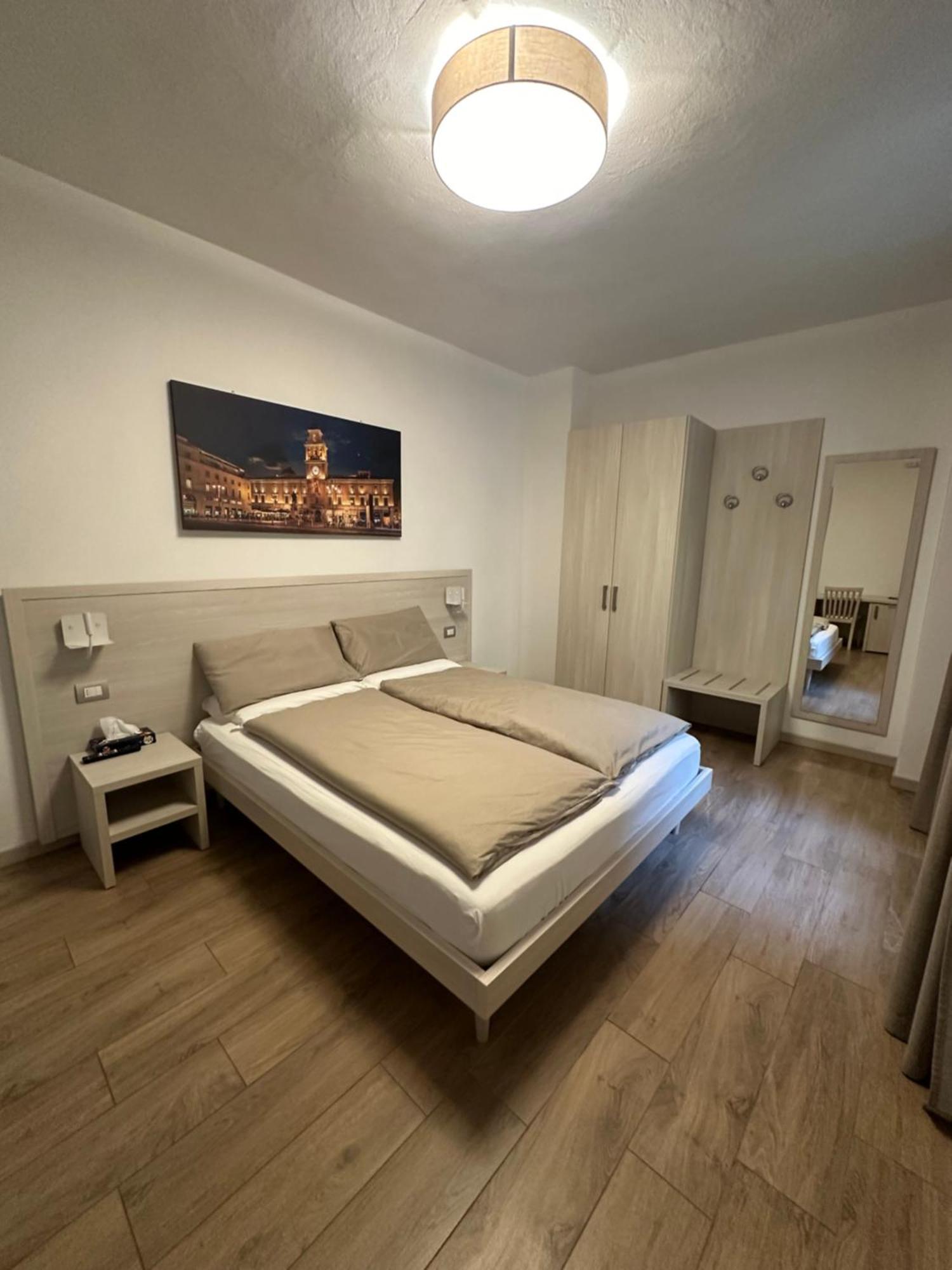 Residenza Pezzani Hotell Parma Eksteriør bilde