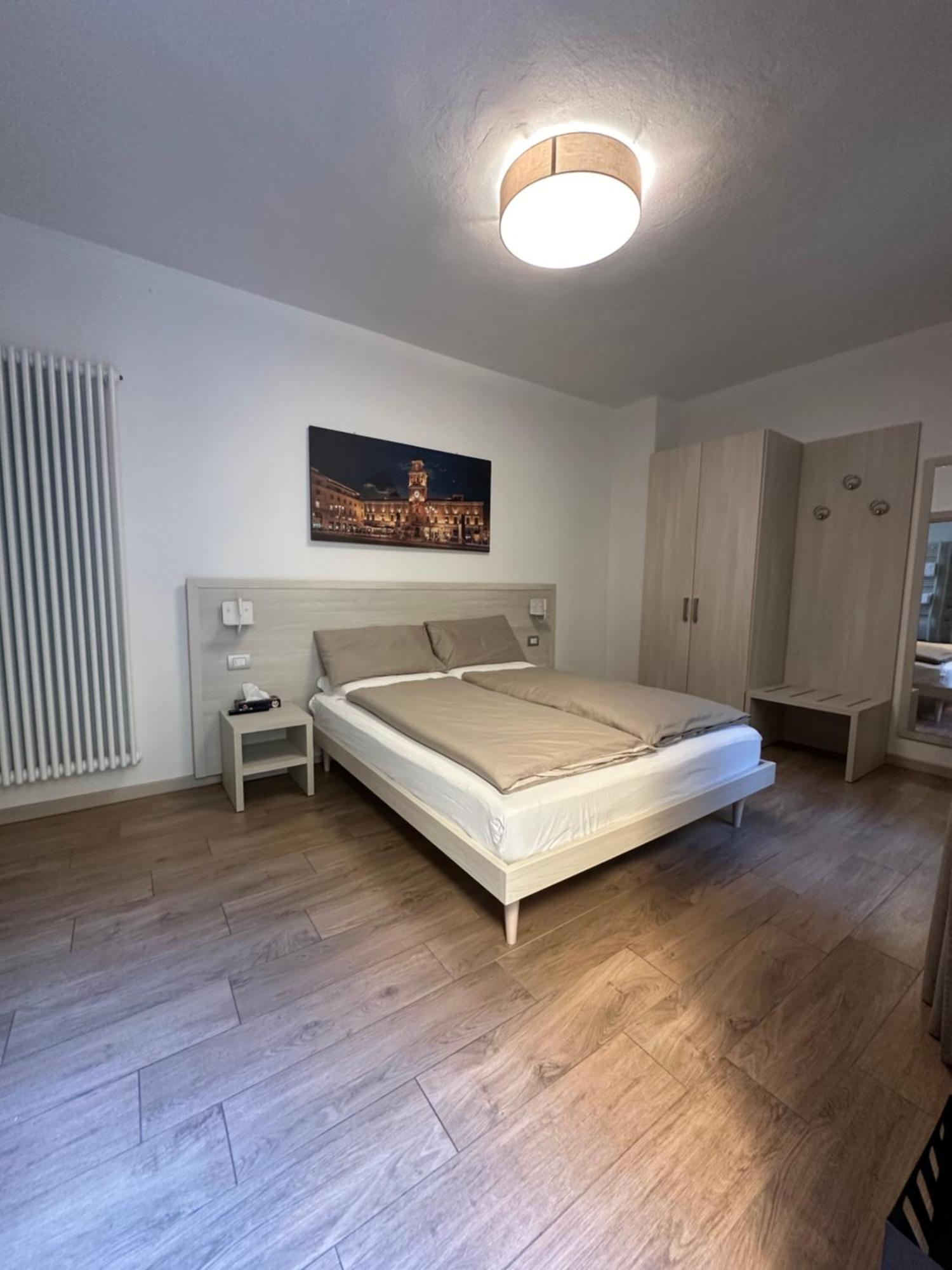 Residenza Pezzani Hotell Parma Eksteriør bilde